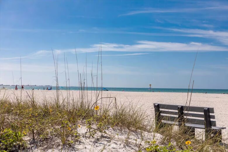 Waterfront Condo with Lanai and Beach Access - Indian Shores, Florida