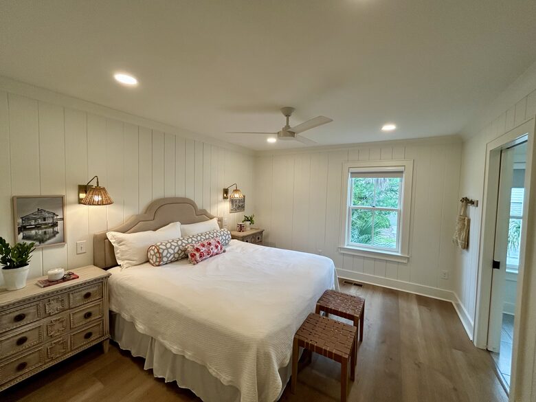 2nd Floor King Bedroom with Front View