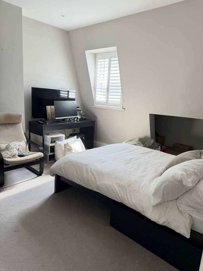 Refined Fulham Home with serene Courtyard - London, United Kingdom