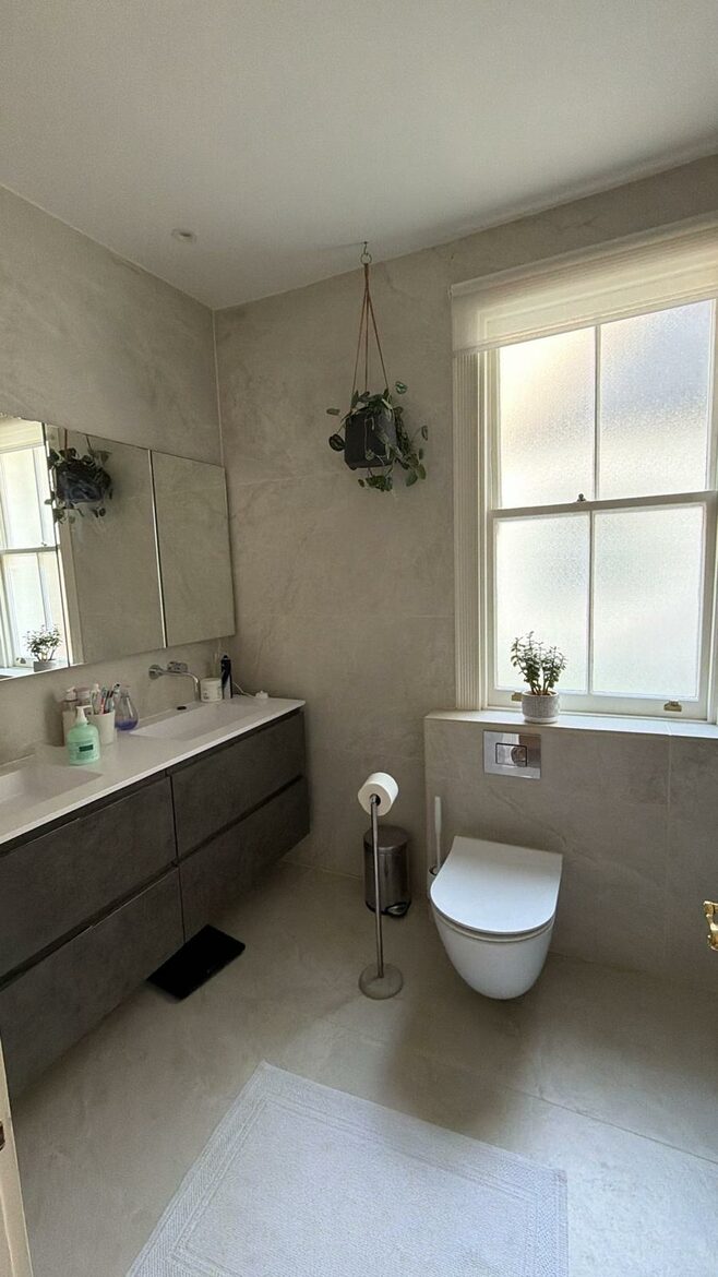 Refined Fulham Home with serene Courtyard - London, United Kingdom