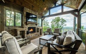 Luxury Mountain Hideaway Near Downtown Blue Ridge - Blue Ridge, Georgia