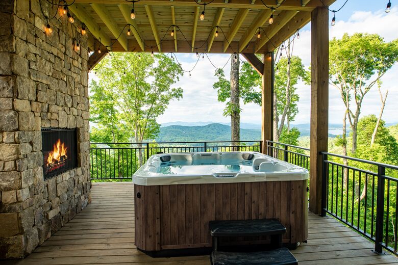 Luxury Mountain Hideaway Near Downtown Blue Ridge - Blue Ridge, Georgia