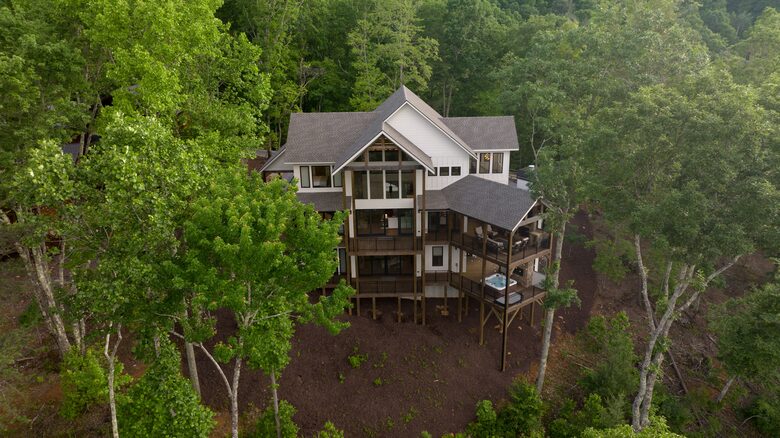 Luxury Mountain Hideaway Near Downtown Blue Ridge - Blue Ridge, Georgia