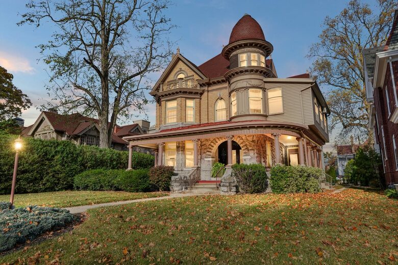 Grand Historic Residence near Downtown Allentown - Allentown, Pennsylvania