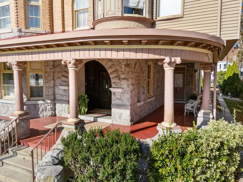Grand Historic Residence near Downtown Allentown - Allentown, Pennsylvania