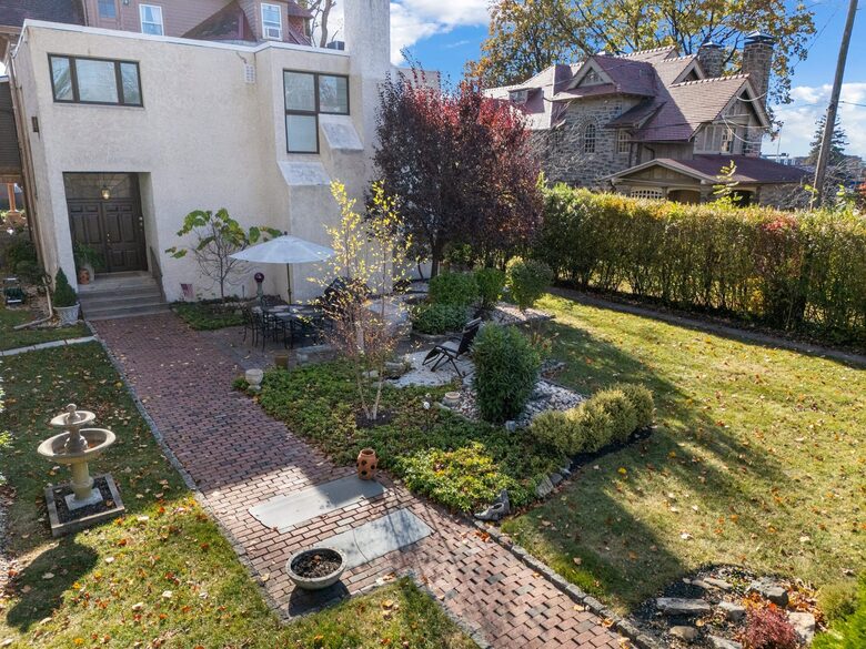 Grand Historic Residence near Downtown Allentown - Allentown, Pennsylvania
