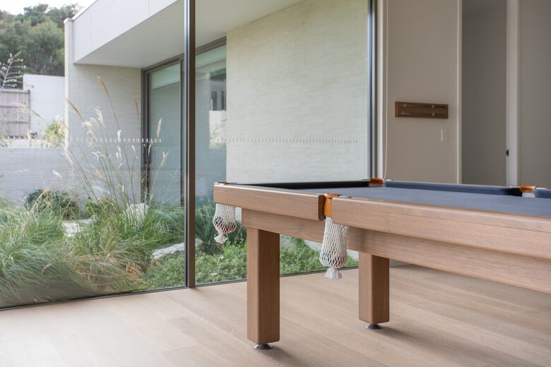 2nd Lounge area pool table