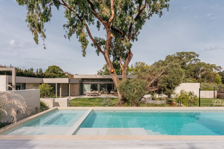 Elevated pool