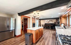 Restored 1902 Landmark in Willamette Valley - Carlton, Oregon