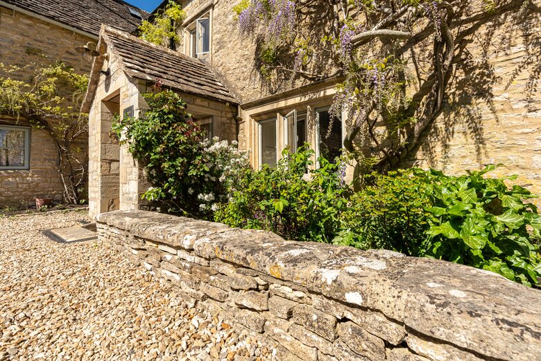 Charming 17th-Century Cottage in Bibury - Bibury, United Kingdom