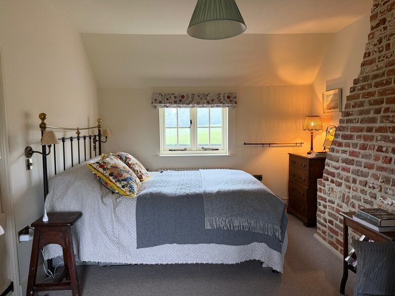 A Refined New Forest Cottage with Orchard and Shepherd’s Hut - Lyndhurst, United Kingdom
