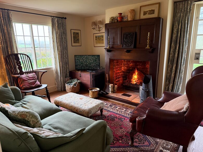 A Refined New Forest Cottage with Orchard and Shepherd’s Hut - Lyndhurst, United Kingdom