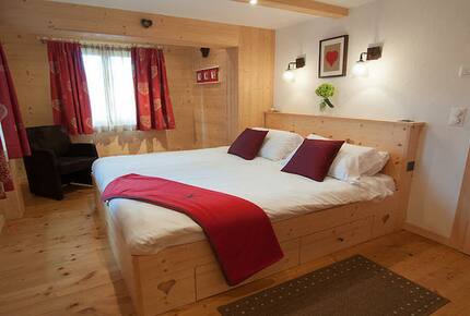 Chalet Lisa | Ski-in / Ski-out traditional Swiss chalet
