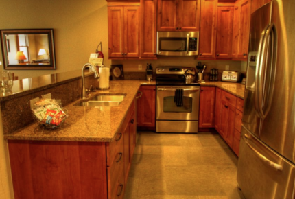 Riverside Ski and Fly Fishing Beaver Creek/Avon Luxury Condo - Avon, Colorado