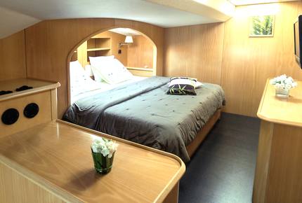 TradeWinds 62ft 4 Cabin Crewed Catamaran Flagship Class - St. Martin Sailing Vacation - Marigot, Netherlands Antilles