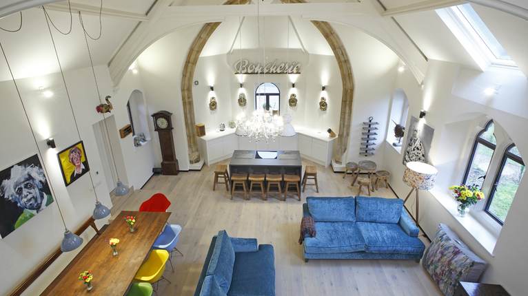 The Church House - Luxury Home Exchange in Oswestry, United Kingdom