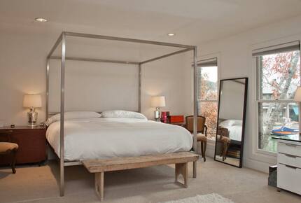 Modern Lake Austin Waterfront Condo - Austin, Texas