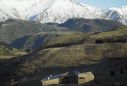 New Zealand Lake House