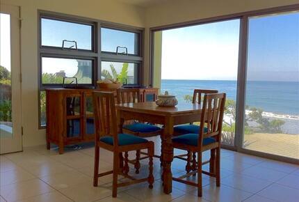 Stunning Beachfront House on Magnificent West Malibu Cove - Malibu, California
