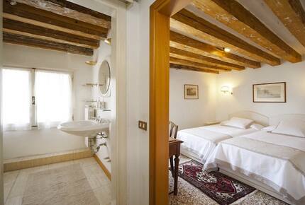 Residenza San Marco 1 - Stylish 3-bed apartment in central Venice with amazing views - Venice, Italy
