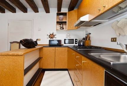 Residenza San Marco 2 - Stylish one-bed apartment in central Venice with amazing views - Venice, Italy