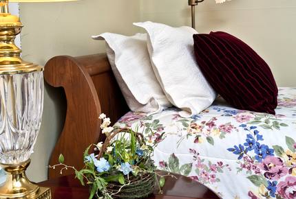 Alexander Suite in Historic Kent Manor Inn - Stevensville, Kent Island, Maryland