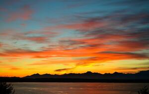 Golden Sunset Villa - Seattle, Washington