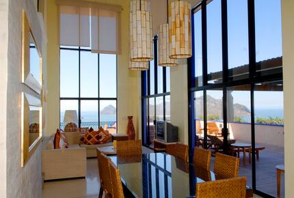 Royal Villas Resort Penthouse Suite