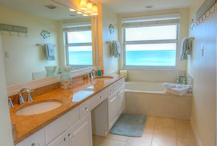 Sea Chase Naples Oceanfront Getaway - Naples, Florida