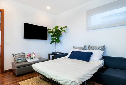 Prime Beachfront Luxury Townhouse on the Strand - Manhattan Beach, California