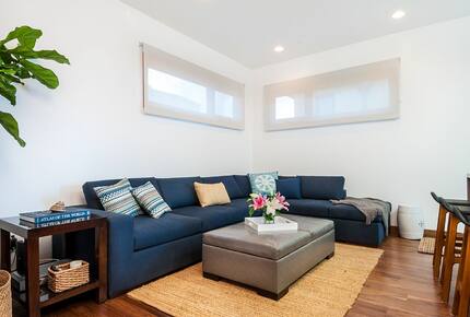 Prime Beachfront Luxury Townhouse on the Strand - Manhattan Beach, California
