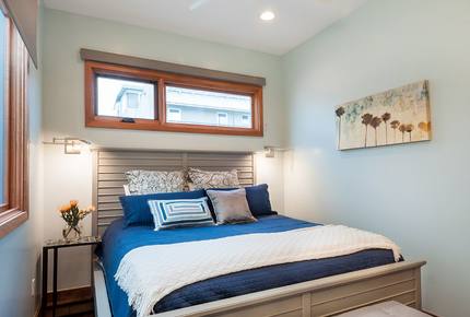 Prime Beachfront Luxury Townhouse on the Strand - Manhattan Beach, California