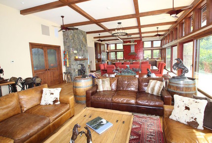 Ultimate luxury and privacy in the Upper Ojai Valley!