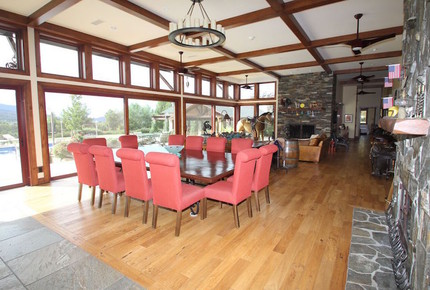 Ultimate luxury and privacy in the Upper Ojai Valley!