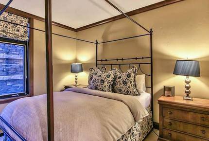 Lake Tahoe Living 1, Tonopalo – 3 Bedroom Residence (Sleeps 10) - Tahoe Vista, California
