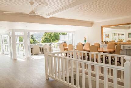 18 on Hillwood Luxury Family Villa - Bishopscourt, South Africa
