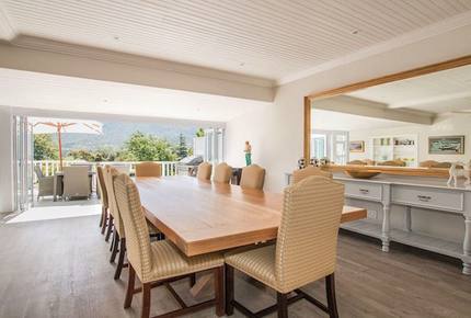 18 on Hillwood Luxury Family Villa - Bishopscourt, South Africa