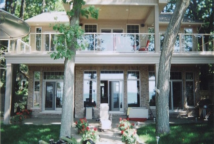Luxury Home on the Sunny Shores of Lake Erie - PORT COLBORNE, Canada
