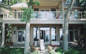Luxury Home on the Sunny Shores of Lake Erie - PORT COLBORNE, Canada