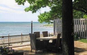 Luxury Home on the Sunny Shores of Lake Erie - PORT COLBORNE, Canada