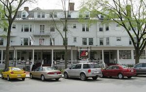Contemporary Berkshires Retreat - Stockbridge, Massachusetts
