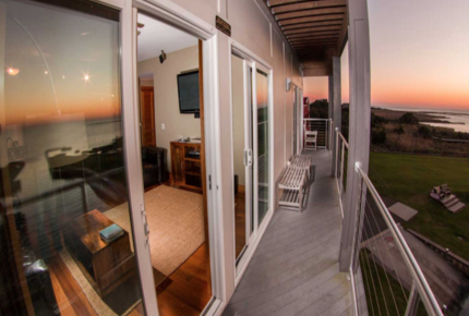Watermen's Retreat - Chimi House - Outer Banks - Waves, North Carolina