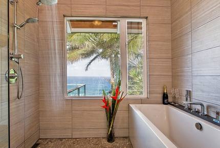Direct Oceanfront Kauai North Shore. 4 bed/4 bath A/C - Princeville, Hawaii