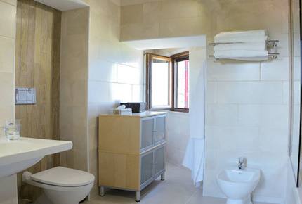 Hotel Leone (HS) - Montelparo, Italy