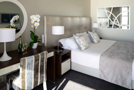 Lagoon Beach Hotel & Apartments (HS)