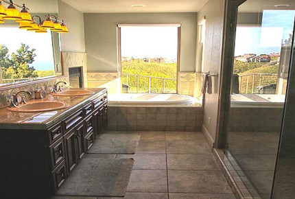 4 OR 5 NIGHT Stay at Royal Pacific - Close to San Francisco, Napa and Sonoma - Bodega Bay, California