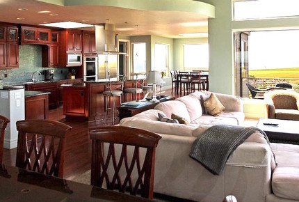 4 OR 5 NIGHT Stay at Royal Pacific - Close to San Francisco, Napa and Sonoma - Bodega Bay, California