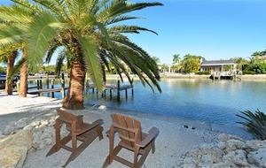 St. Armand's Canal-Front Paradise - Sarasota, Florida