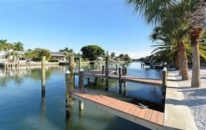 St. Armand's Canal-Front Paradise - Sarasota, Florida