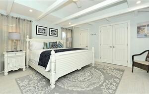 St. Armand's Canal-Front Paradise - Sarasota, Florida